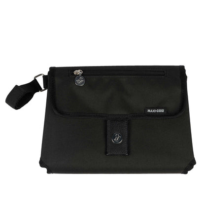 Mudador impermeable Filippo - Maxi Cosi negro, cerrado sobre fondo blanco