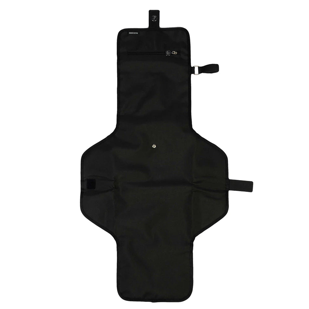 Mudador impermeable Filippo - Maxi Cosi negro, abierto. cierres, velcro y malla sobre fondo blanco