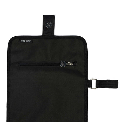 Mudador impermeable Filippo - Maxi Cosi detalles de cierres y correas sobre fondo blanco